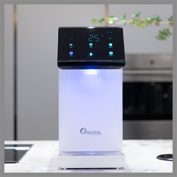 かさばるポットとはおさらば。スタイリッシュな電気冷水器を導入しよう