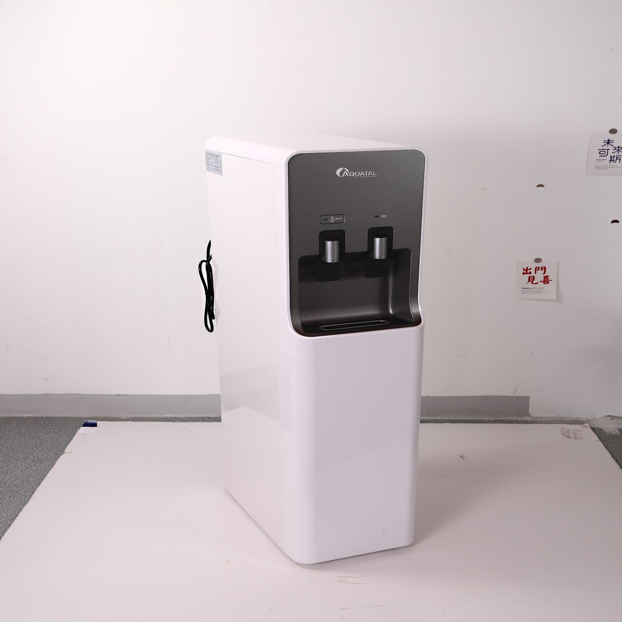 給水器用のウォーターフィルターでお金を節約し、廃棄物を減らそう
