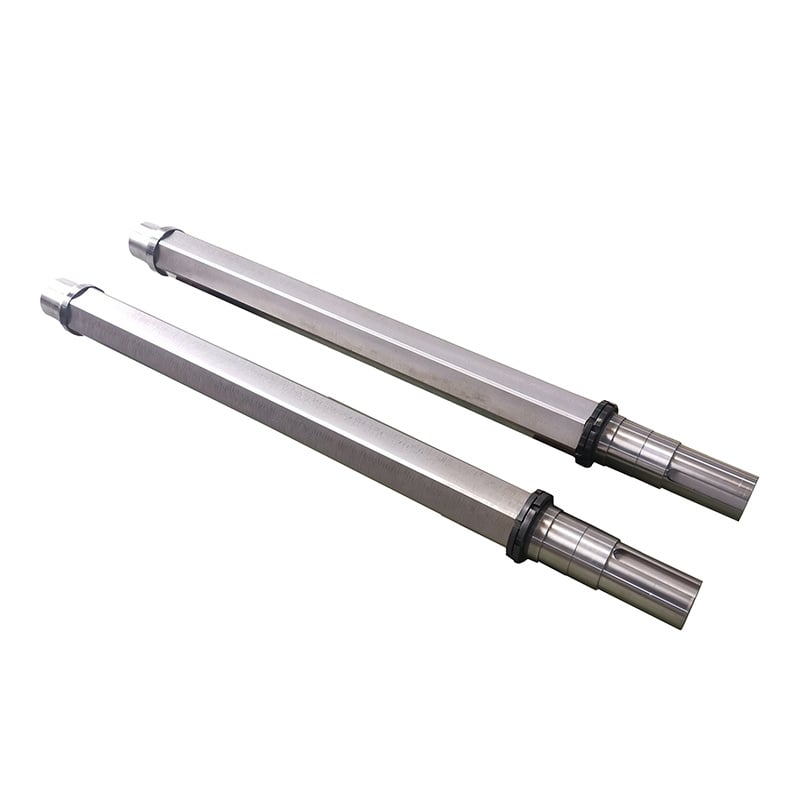 Sharp edges for precise shredding of plastic materials