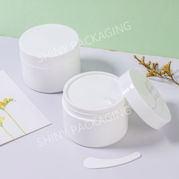 Innovation in Cosmetic Sample Packaging: