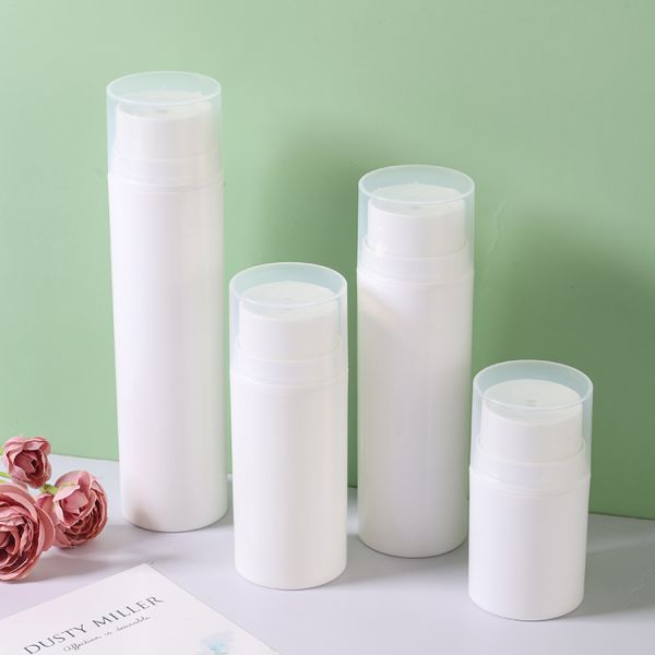 Say goodbye to messy spills with these leak-proof 500ml plastic containers and convenient snap-on lids