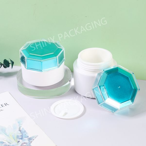 Utilizing Round Plastic Jar