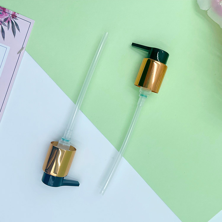 Secure screw-on lids ensure freshness and prevent spills