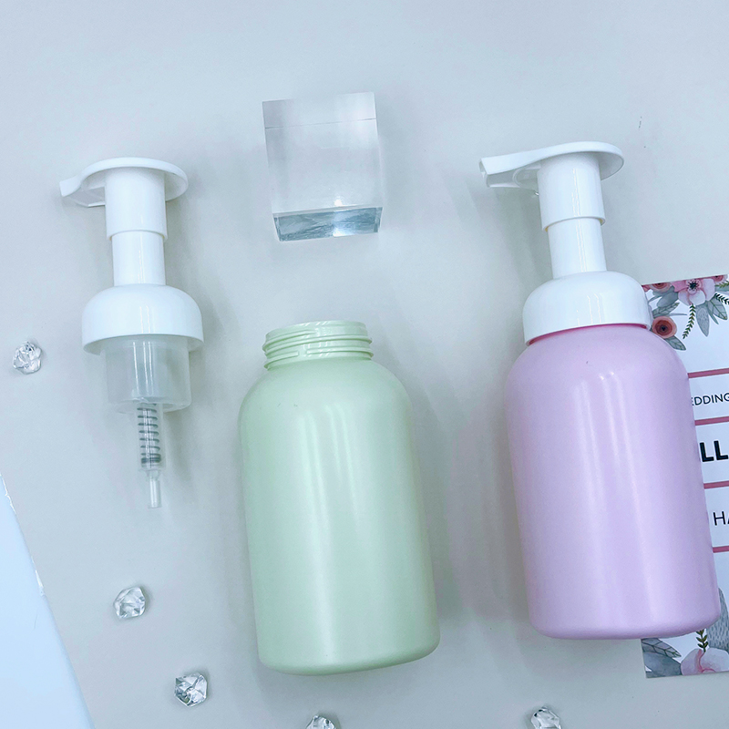Easily control product dosage with our convenient air pump packaging