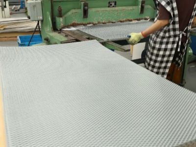 Hoe geperforeerd metalen gaas de luchtstroom en akoestische prestaties verbetert