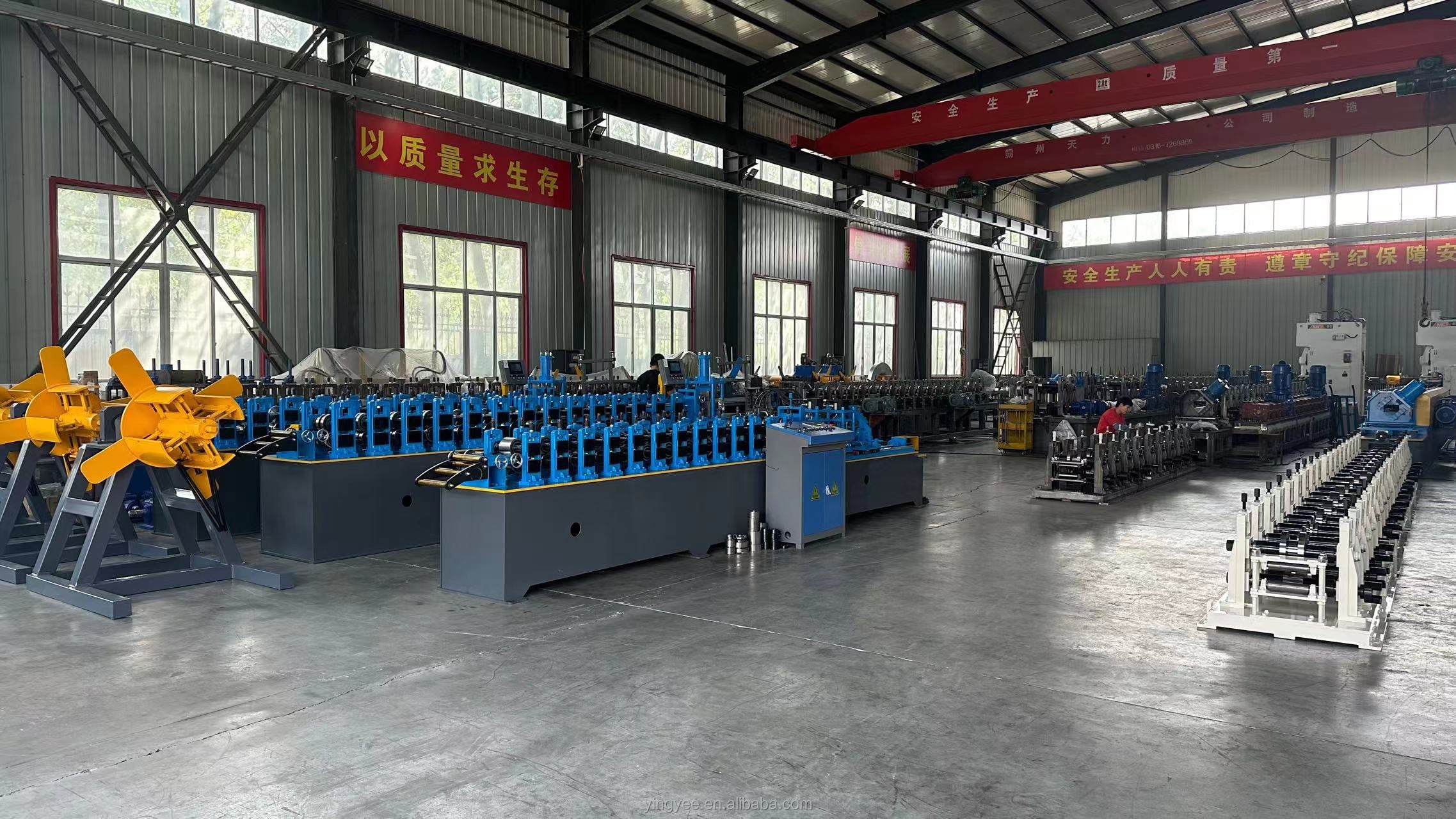 39/55/77/95 PU roller shutter door roller shutter window roll forming machine supplier
