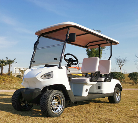 Nejvyšší status symbol golfování – Luxusní buggie překonávající hru