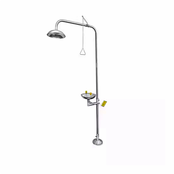 Delivers a gentle yet effective irrigation to flush out irritants and chemicals