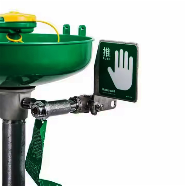 An overview of the benefits of investing in a chemical wash station for your business