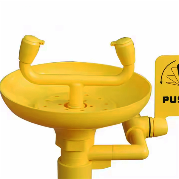 Stations de lavage oculaire durables pour chantiers de construction