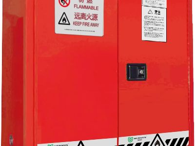 Differences Between Universal, Oil-Only, and Hazmat Absorbents