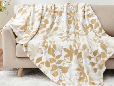 The economic benefits of a lightweight Throw&Blanket for airlines