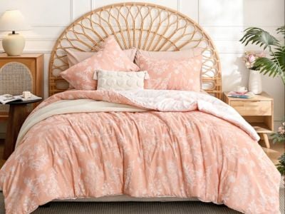 Strategies for liquidating excess inventory of a seasonal Comforter set