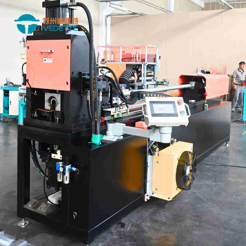 المزايا والعيوب للاستثمار في ماكينة تثقيب CNC
