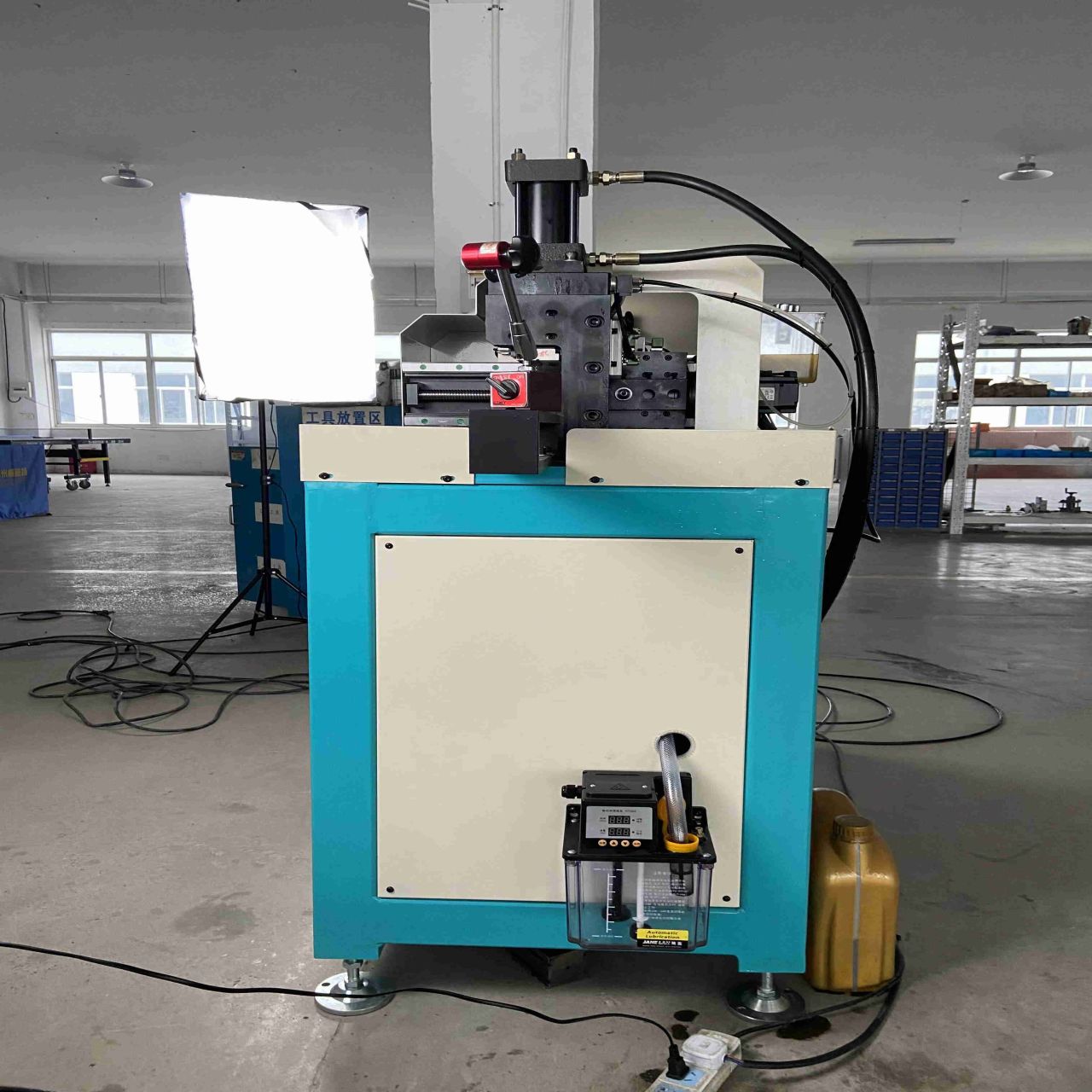 تصنيع أنابيب فعال ومناسب التكلفة باستخدام تلقائيته CNC