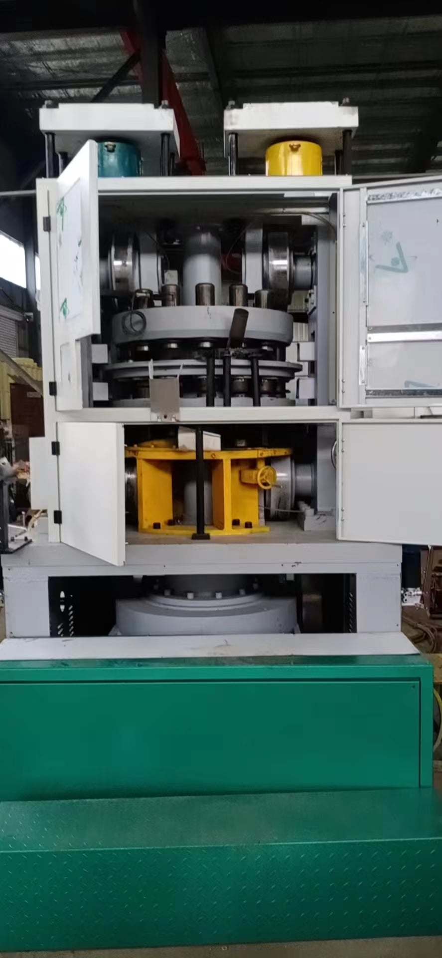 SeriesLarge Rotary Tablet Press