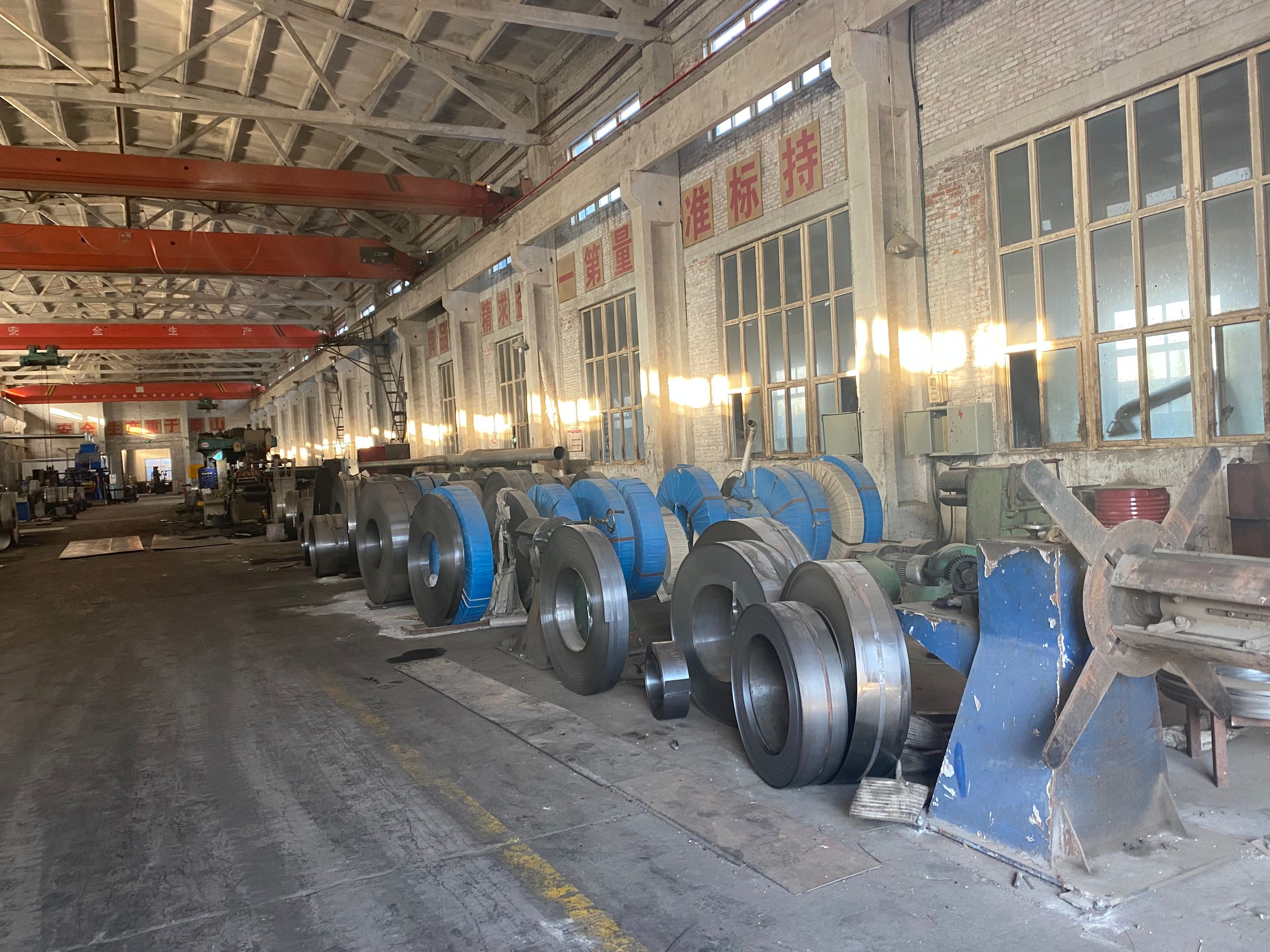 Factory selling 0.03mm 0.04mm 0.05mm 0.06mm 0.08mm thin 304 sheet aofeng factory stock stainless steel coil details