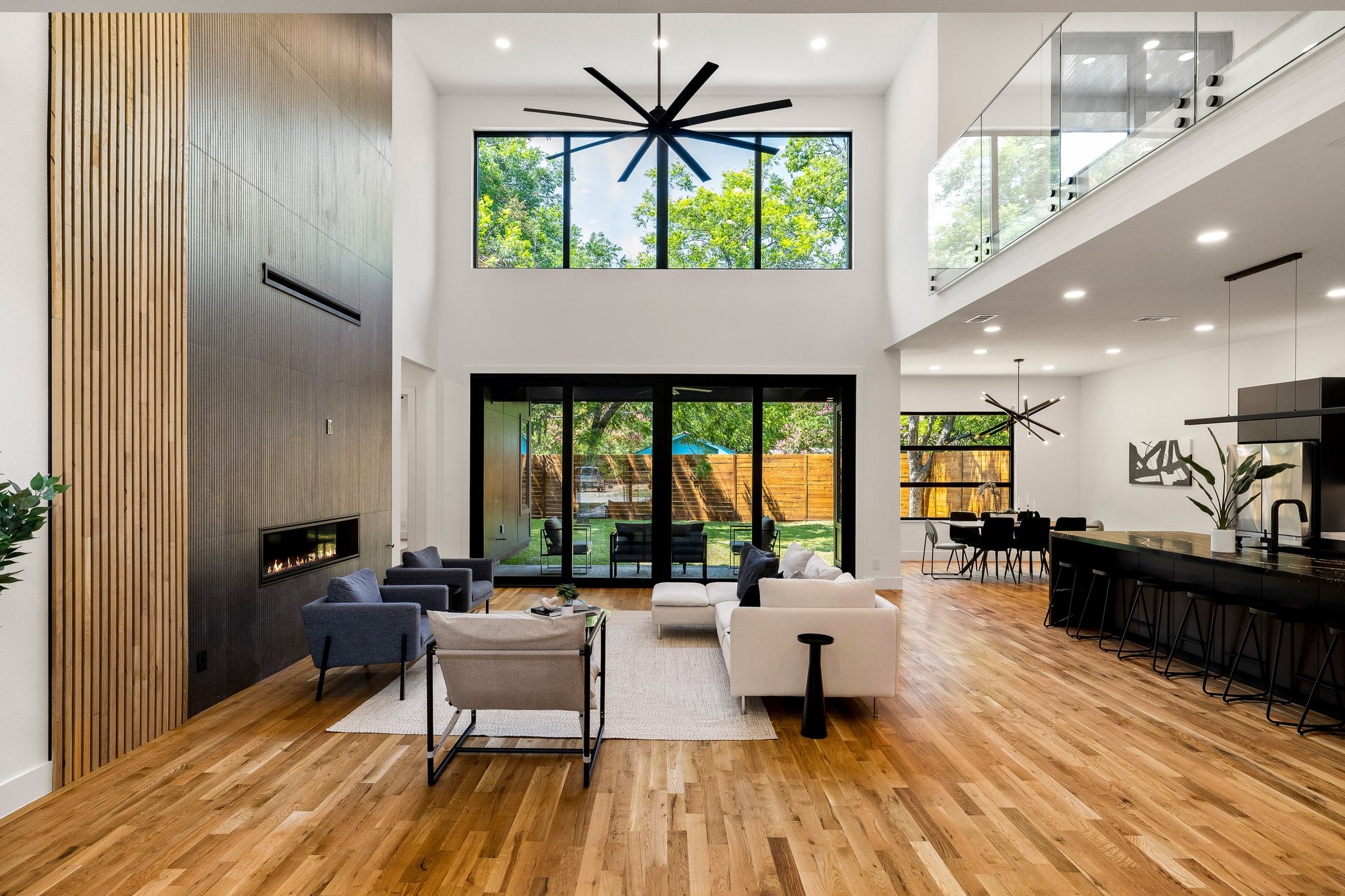 Doorwin Residential Dallas Project Balcony Durable U Channel Staircase Aluminum Glass Railing details
