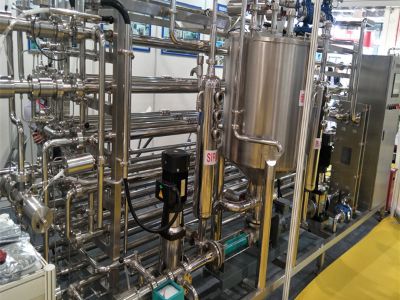 El Impacto de las Máquinas de Envasado de Agua en la Industria del Agua embotellada