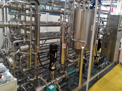 Estudio de Caso: Cómo las Máquinas de Línea de Envasado Mejoraron la Eficiencia en una Planta de Manufactura