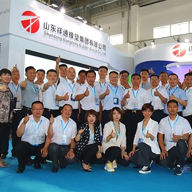 Xiangtong Rubber nam deel aan de Changsha Sand&Stone-beurs Technologie die ondernemingen in staat stelt zich op hoog niveau te ontwikkelen