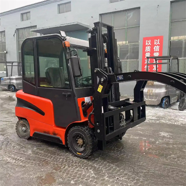 Elektrische Loopachter Forklifts - Ideaal voor Grote en Kleine Ruimtes, Biedend Superieure Prestaties en Veelzijdigheid in Materialenhanteringstaken.