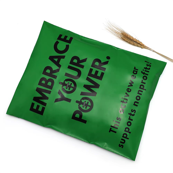 What are the benefits of using poly mailers for shipping?