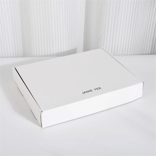 How to Fold an Origami Box in Just a Few Easy Steps
