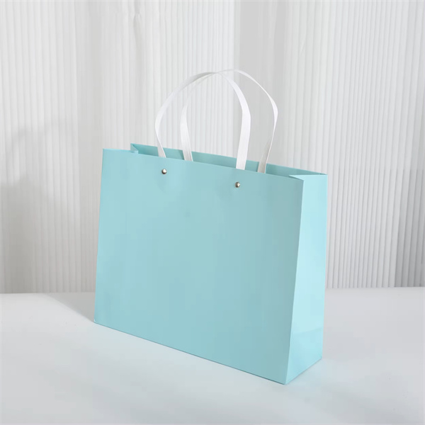 Personalize Your Gift Giving with a Customized Gift Bag