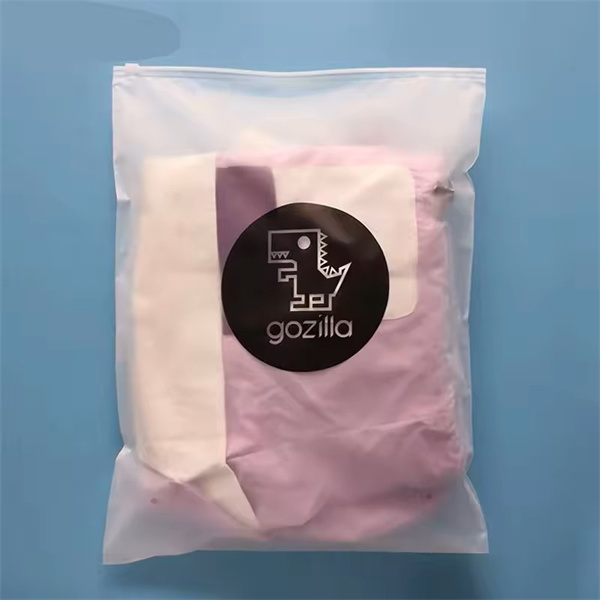 スムーズに動作するストレージバッグのジッパーで整理を簡単に行いましょう