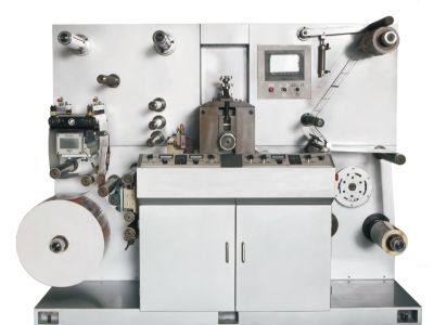 Die skoon snyvoordele van ’n platbed-stansmasjien