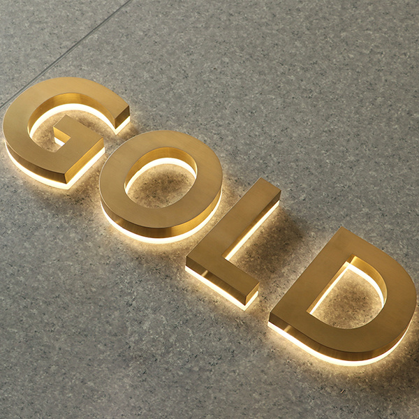 Letters that shine all year round with stainless steel