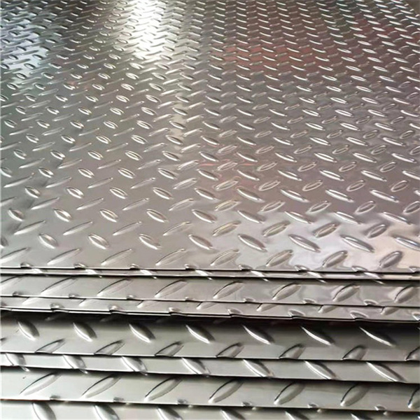 Use of stainless steel chequer plate