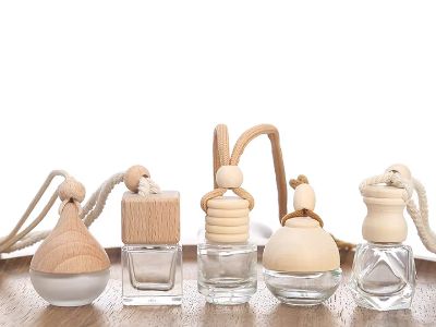 How to Choose the Perfect Glass Bottle for Your Nail Polish Line
