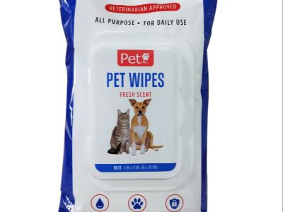 Pet Wipes vs. Traditional Bathing: Which is Better for Your Pet?