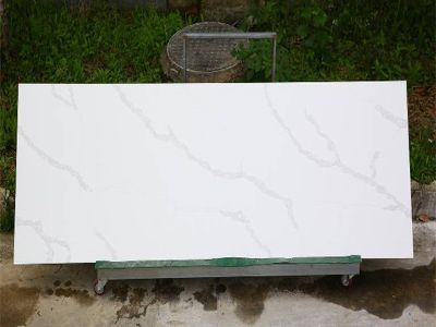 Piatra de Cuarz: Amestecul Perfect între Frumusețea Naturală și Tehnologia Avansată