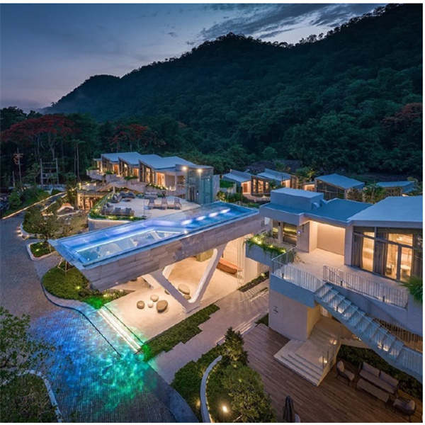 Say Goodbye to Boring Pools with Acrylic Panels