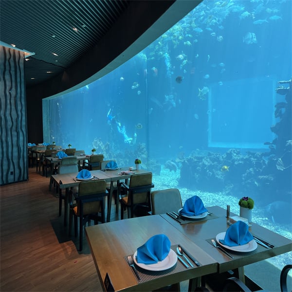 The Wonders of Seamless Aquarium Technology in Restaurant Design