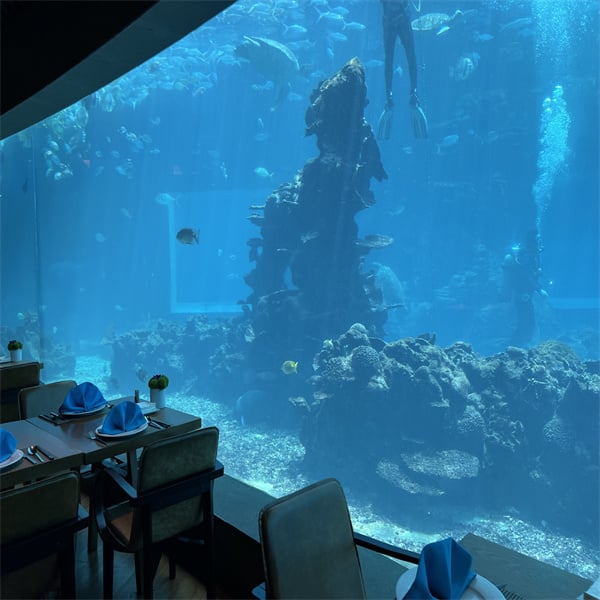 THE HISTORY OF UNDERWATER DINING