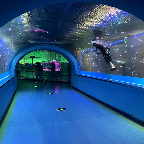 Why a 360 degree Aquarium Tunnel attracts more tourists