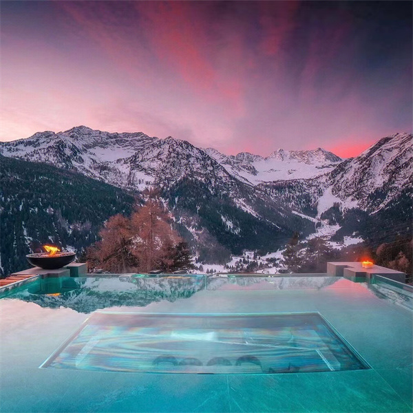The versatility of commercial fiberglass pools