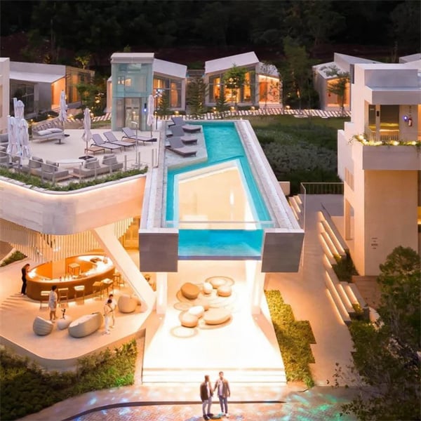 Crafting Stunning Large Scale Aquariums