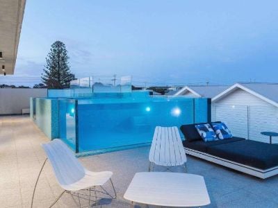 Advantages of Transparent Acrylic Pools