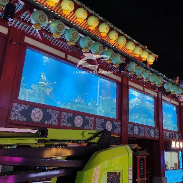 Acrylic versus Glass Aquariums
