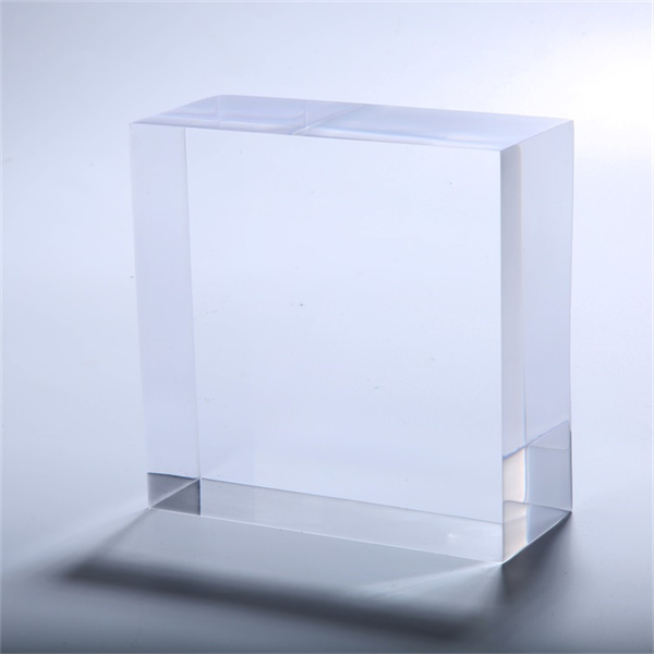 Sleek and Modern Design with Clear Acrylic Panels