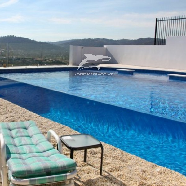 Fine Lines Lets Us Get Up Close With Acrylic Swimming Pool Design