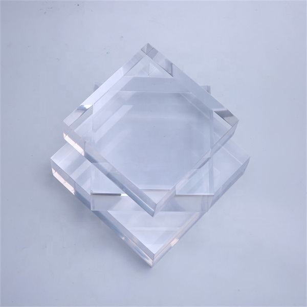Quality and Service in Manufacture of Acrylic Sheet