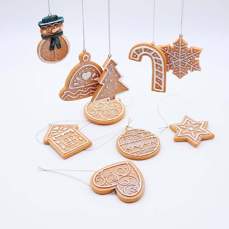 Home ornaments resin gingerbread Christmas tree hanging supplier