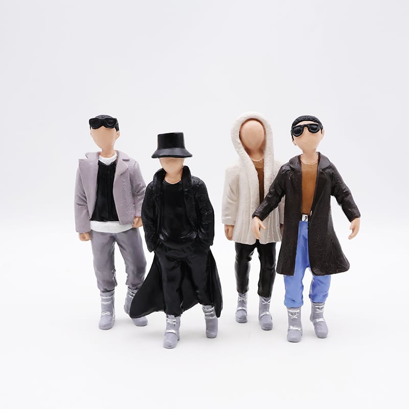 Fashion action character statues resin miniature figure figurines supplier