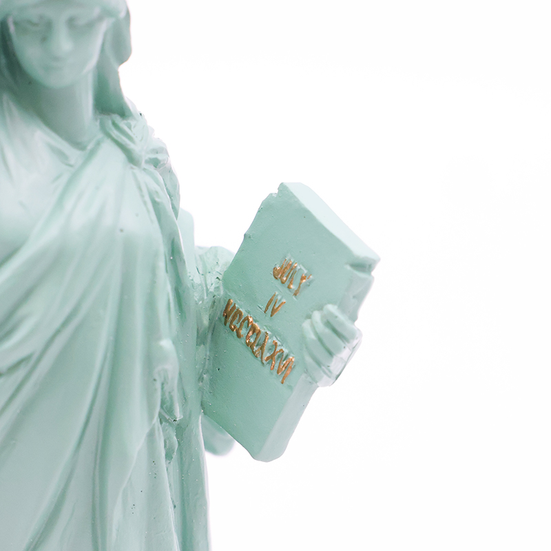 OEM custom crafts home decoration miniature peripheral souvenir statue resin cyan figure Statue of Liberty figurine supplier